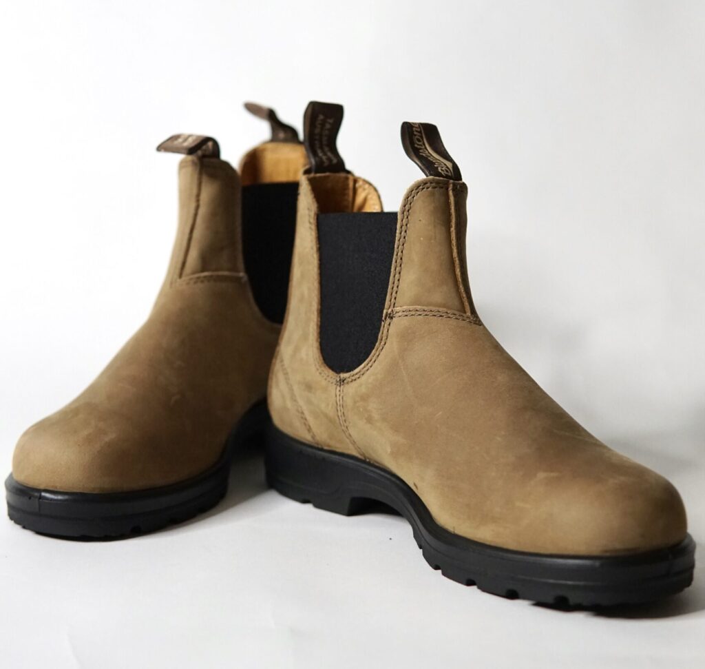 サイドゴアブーツブランド Blundstone / ブランドストーン CLASSICS ブーツの全体シルエット