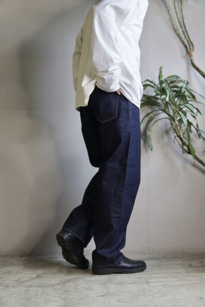 EDIT CLOTHING 新作のテーパードルーズデニム
