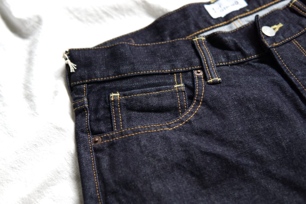 EDIT CLOTHING 新作のテーパードルーズデニム