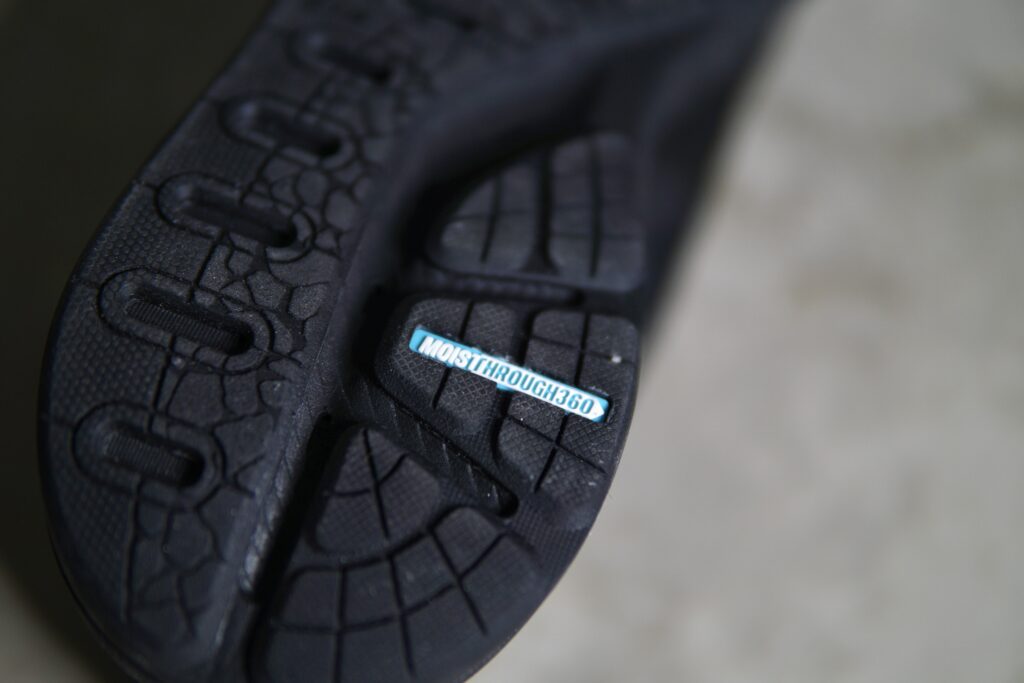 MOISTHROUGH360 スニーカーシューズ定番モデル VENTIRIS のソール