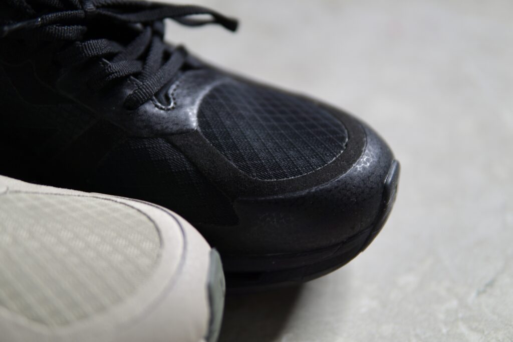 MOISTHROUGH360 スニーカーシューズ定番モデル VENTIRIS のアッパー